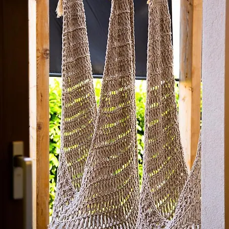 Modern House T&d For 7 Pax With Spacious Garden Lejlighed