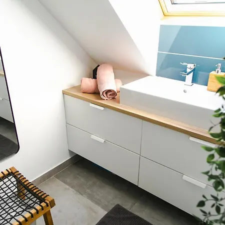Modern House T&d For 7 Pax With Spacious Garden