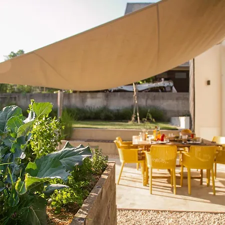 Modern House T&d For 7 Pax With Spacious Garden Apartment